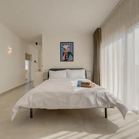 The Valley Collection - A25 - With Private Hot Tub *