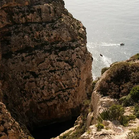 The Valley Collection - A25 - With Private Hot Tub Xagħra