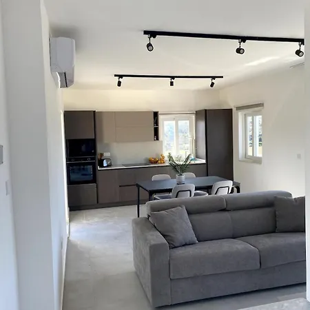The Valley Collection - A25 - With Private Hot Tub Apartment *
