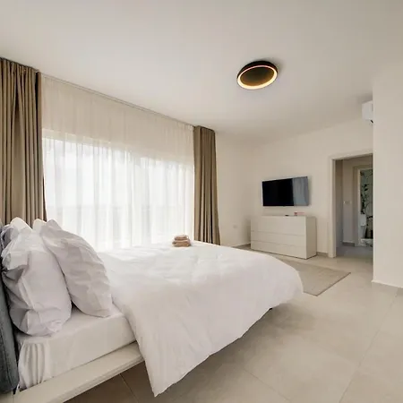 Apartment The Valley Collection - A25 - With Private Hot Tub Xaghra